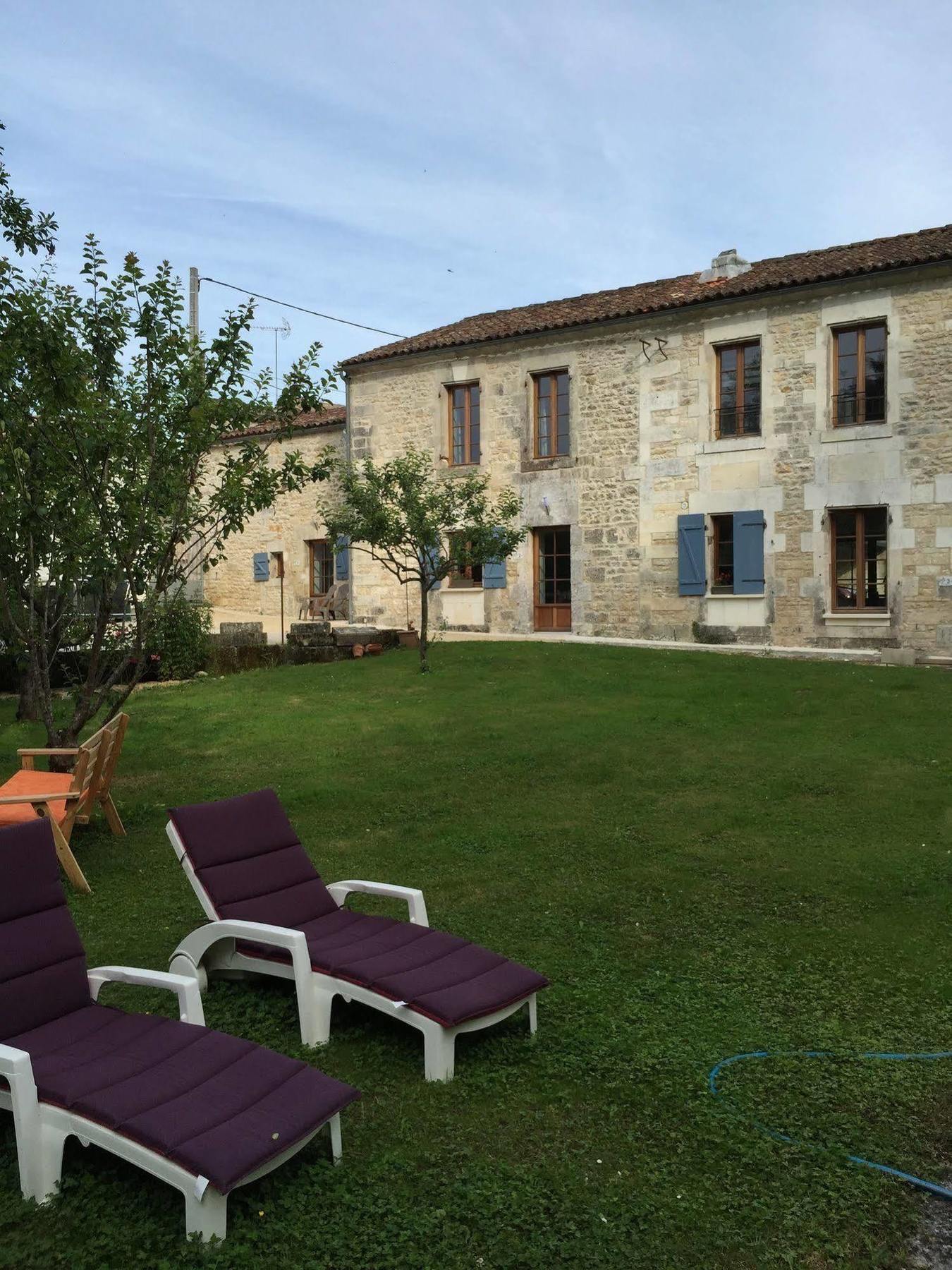 Petit Moulin De Veillard Villa Bourg-Charente Екстериор снимка